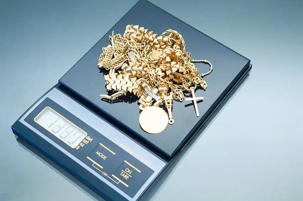 weighing Gold