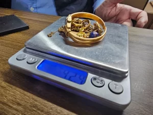 Jewelry electronic scales for weighing jewelry